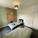 Beautiful 2 Bed House Near City Centre - 5G Wifi