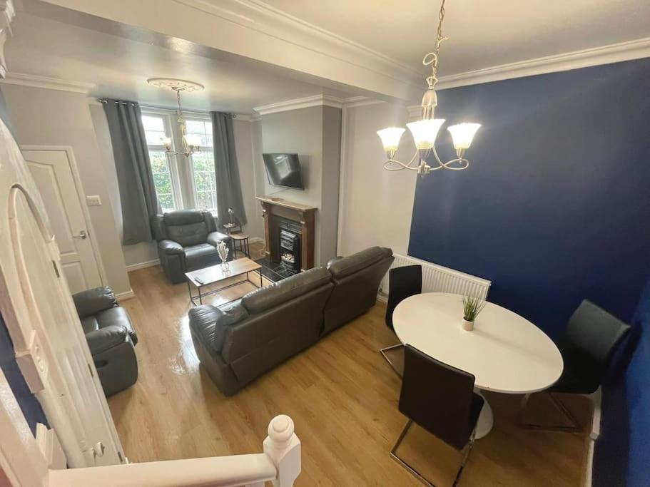 Beautiful 2 Bed House Near Centre - 5g Wifi Holiday home