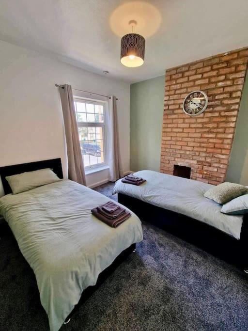 Beautiful 2 Bed House Near Centre - 5g Wifi