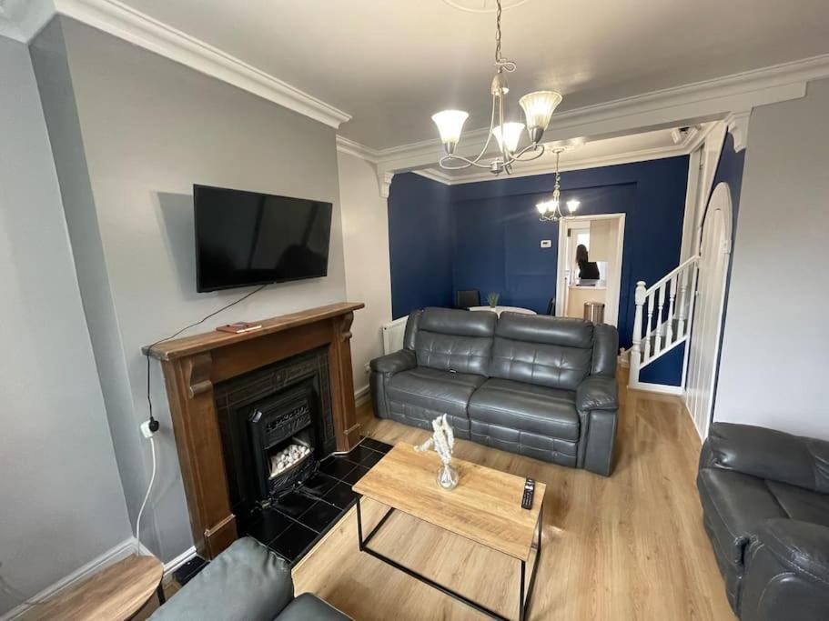 Beautiful 2 Bed House Near Centre - 5g Wifi * Kingston upon Hull
