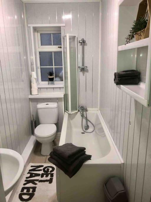 Beautiful 2 Bed House Near Centre - 5g Wifi Kingston upon Hull